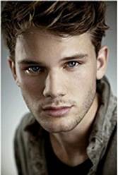 Jeremy Irvine Picture